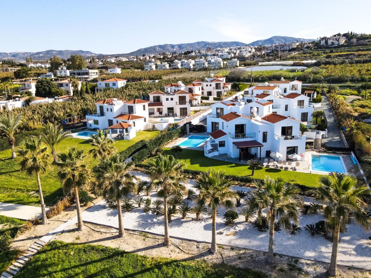 Platzia Beach Villas Paphos Exterior foto