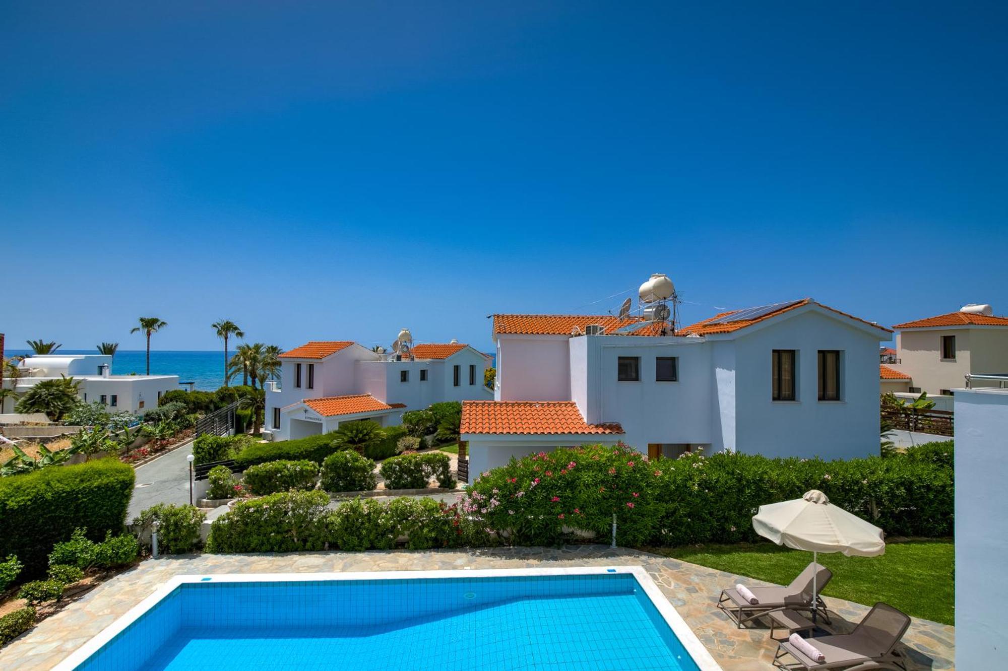 Platzia Beach Villas Paphos Exterior foto